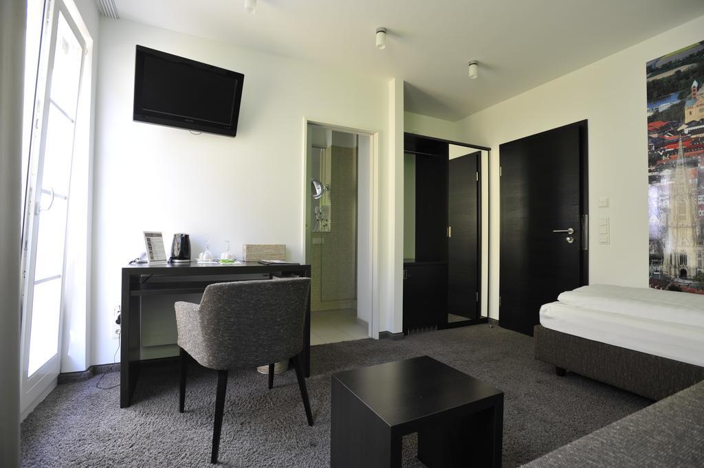 Maximilian Hotel Speyer Room photo